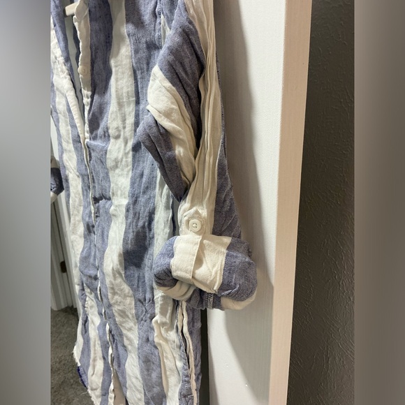 Tommy Bahama Blue and White Button Down Top - Picture 2 of 10